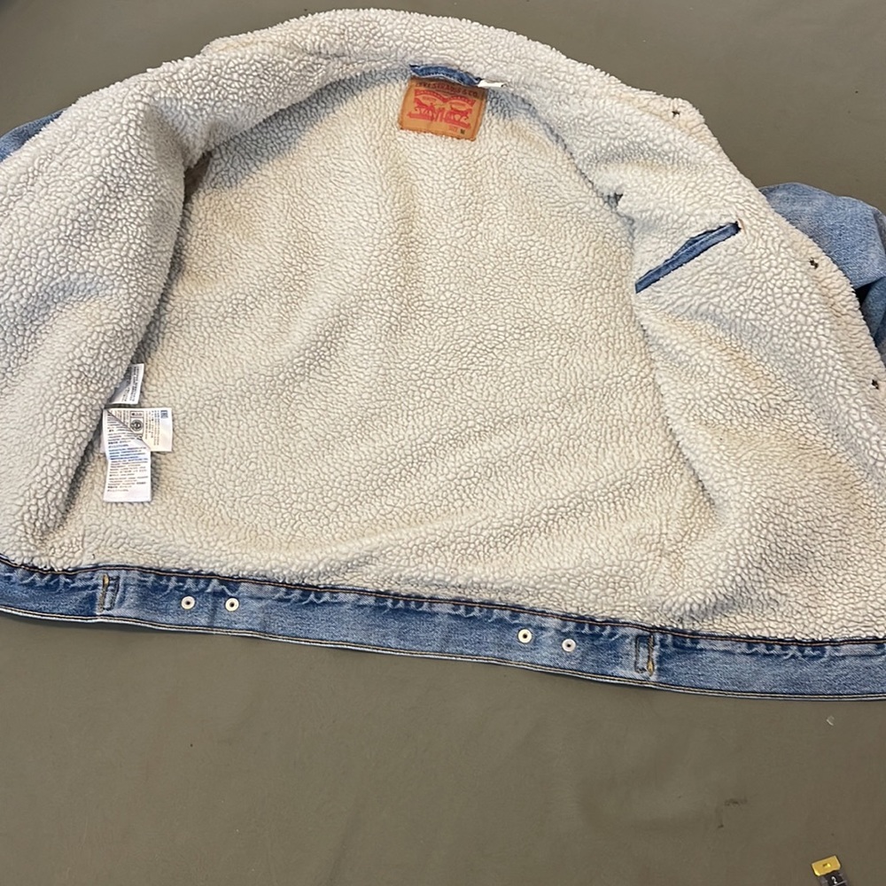 LEVIβS STRAUSS & Co. Original Sherpa lined w hand pockets JACKET size MEDIUM - Picture 5 of 16